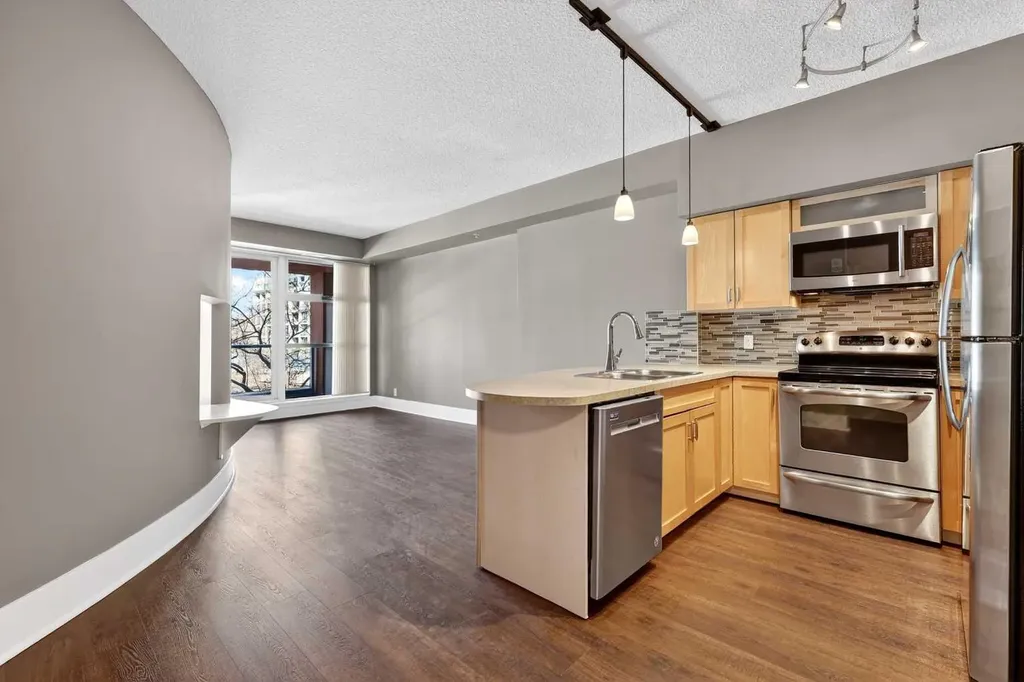 205 Riverfront Avenue SW Calgary AB T2P 5K4