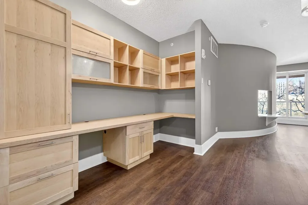 205 Riverfront Avenue SW Calgary AB T2P 5K4