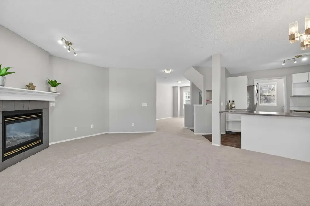 7171 Coach Hill Road SW Calgary AB T3H 3R7