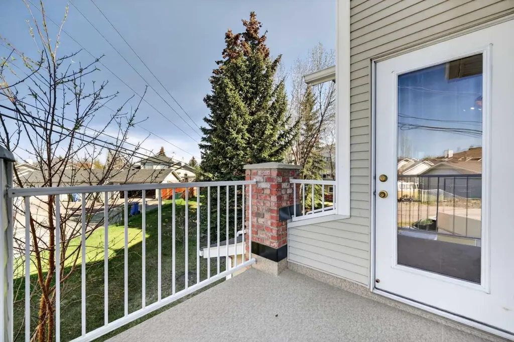 7171 Coach Hill Road SW Calgary AB T3H 3R7