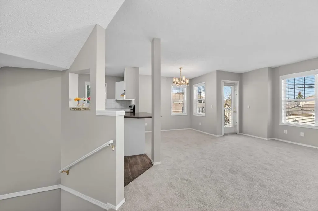 7171 Coach Hill Road SW Calgary AB T3H 3R7