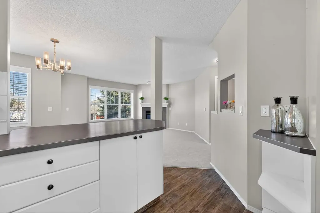 7171 Coach Hill Road SW Calgary AB T3H 3R7