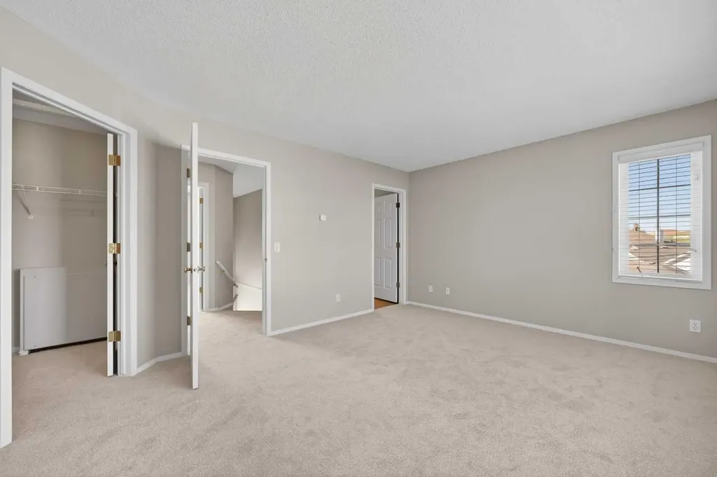 7171 Coach Hill Road SW Calgary AB T3H 3R7