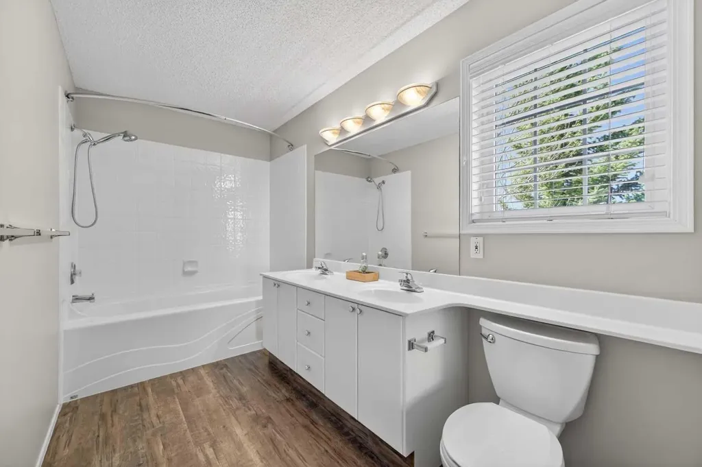 7171 Coach Hill Road SW Calgary AB T3H 3R7