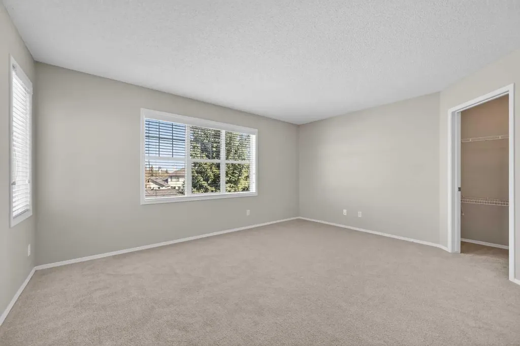 7171 Coach Hill Road SW Calgary AB T3H 3R7