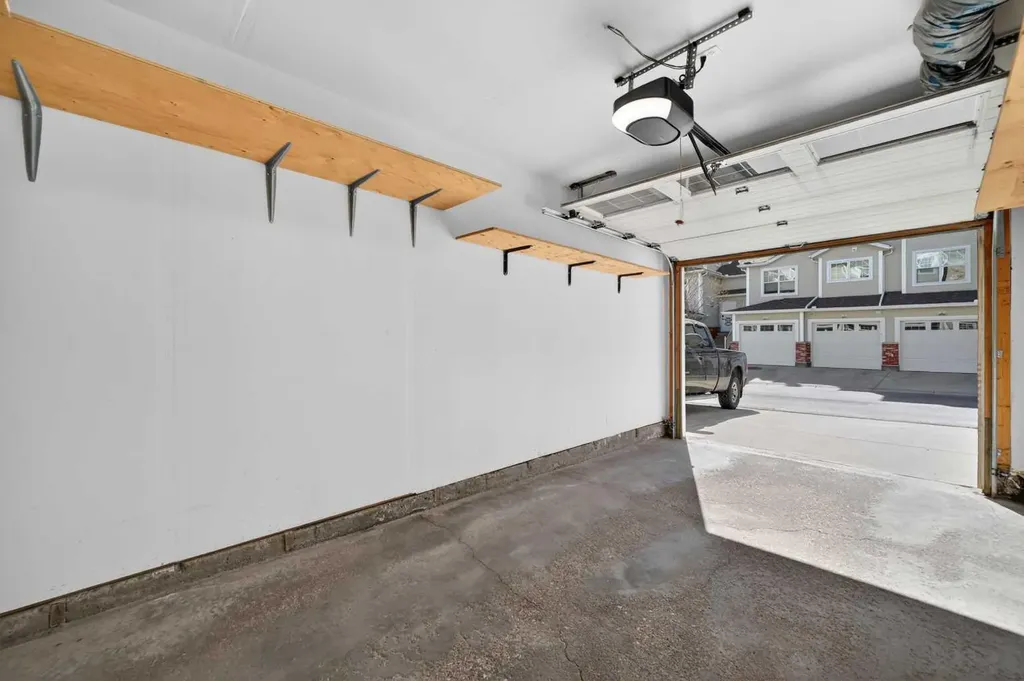 7171 Coach Hill Road SW Calgary AB T3H 3R7