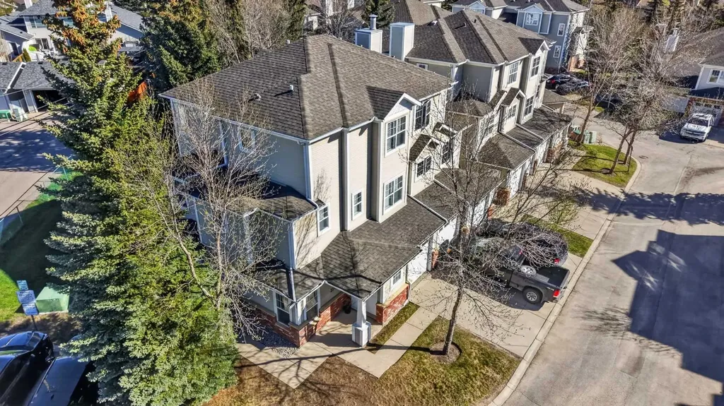 7171 Coach Hill Road SW Calgary AB T3H 3R7