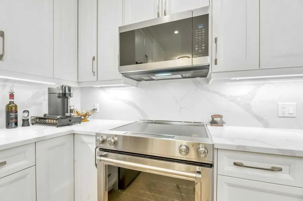 3102 Lake Fraser Court SE Calgary AB T2J 7G4