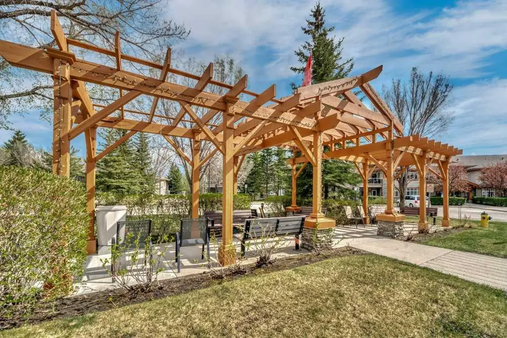 3102 Lake Fraser Court SE Calgary AB T2J 7G4