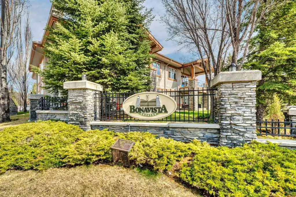 3102 Lake Fraser Court SE Calgary AB T2J 7G4
