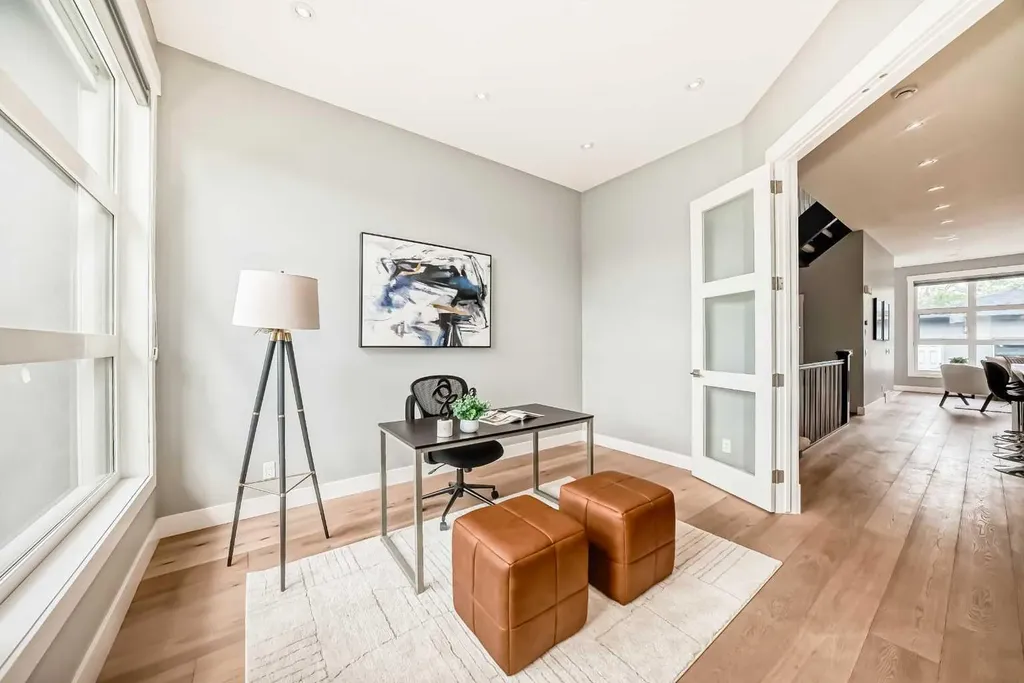 1518 19 Avenue NW Calgary AB T2M 1A8