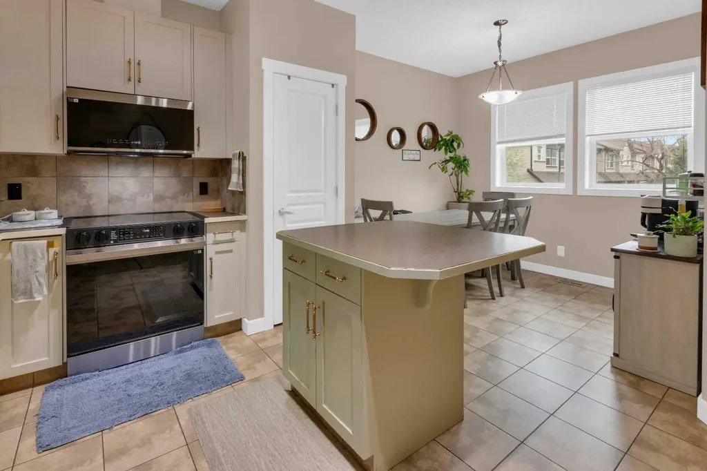 28 Heritage Drive Cochrane AB T4G 0J8