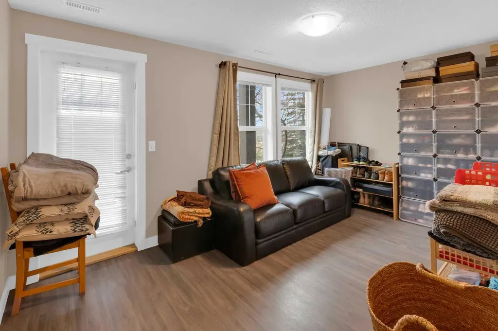 28 Heritage Drive Cochrane AB T4G 0J8