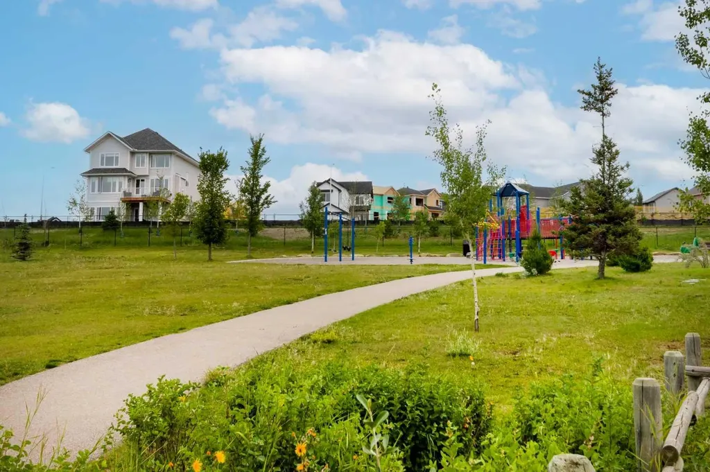 28 Heritage Drive Cochrane AB T4G 0J8