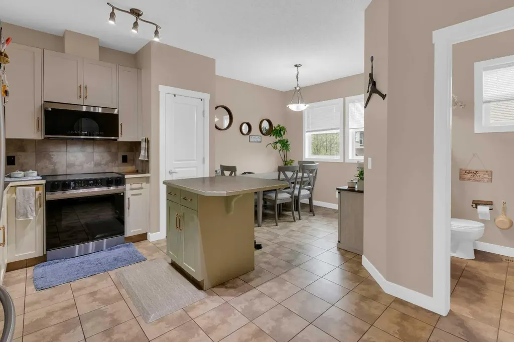 28 Heritage Drive Cochrane AB T4G 0J8