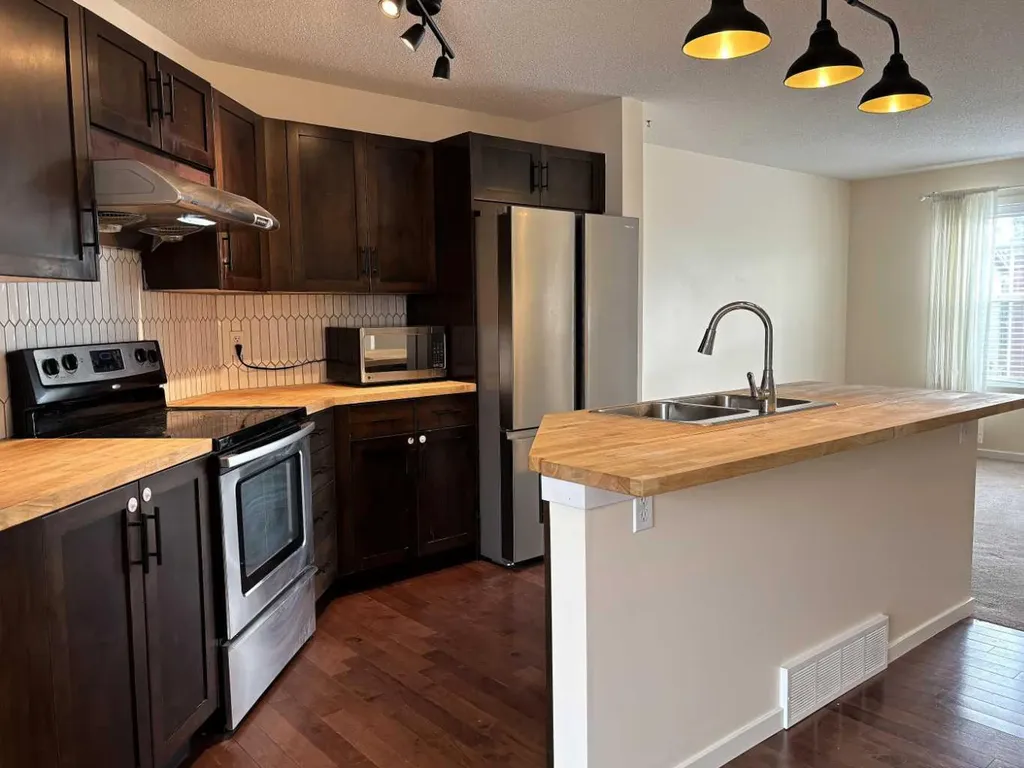 159 Panamount Way NW Calgary AB T3K0P7