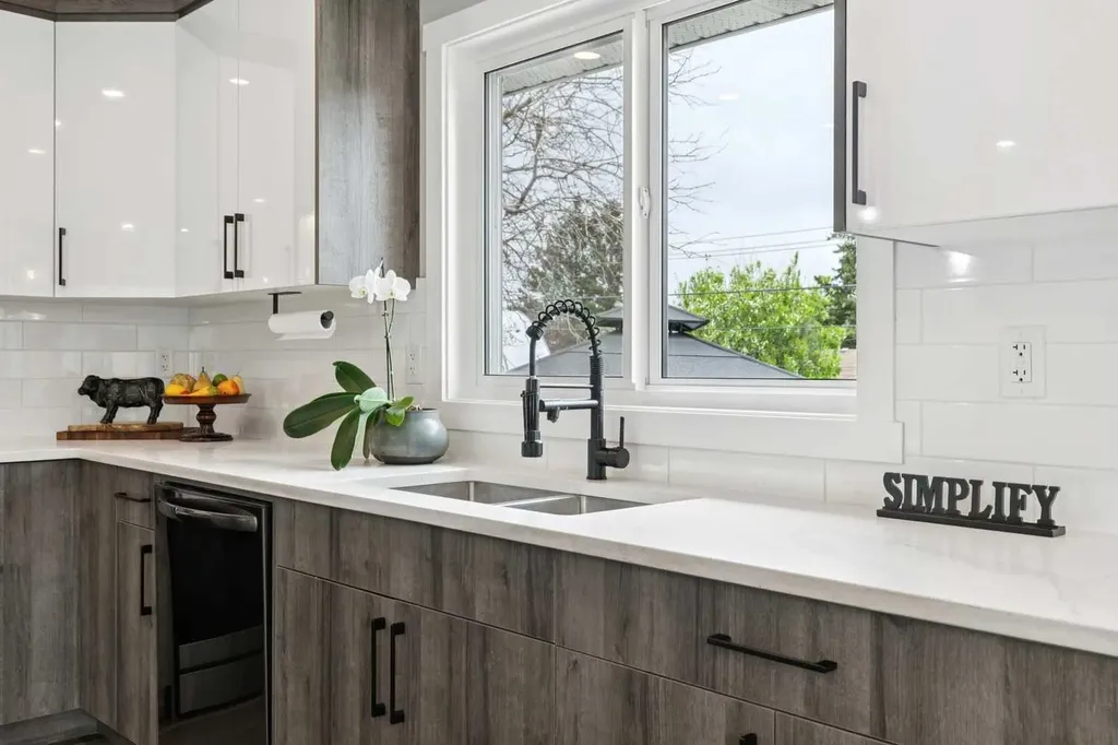 7116 Hunterwood Road NW Calgary AB T2K 4J6