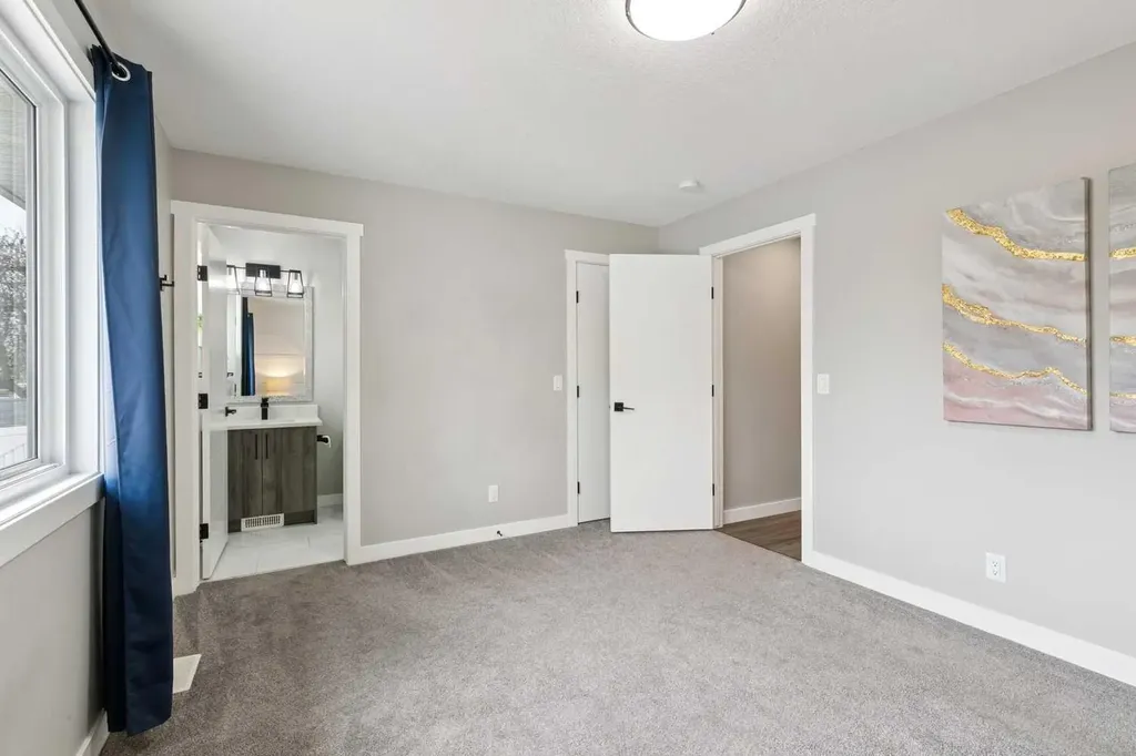 7116 Hunterwood Road NW Calgary AB T2K 4J6