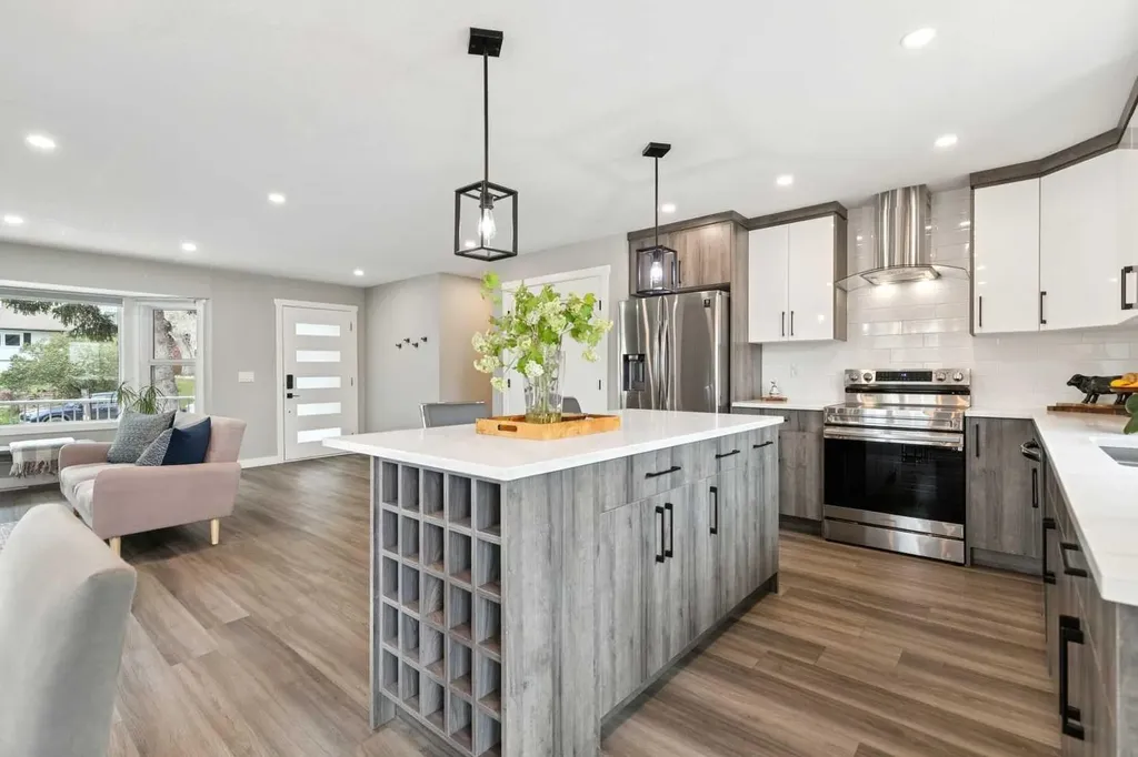 7116 Hunterwood Road NW Calgary AB T2K 4J6