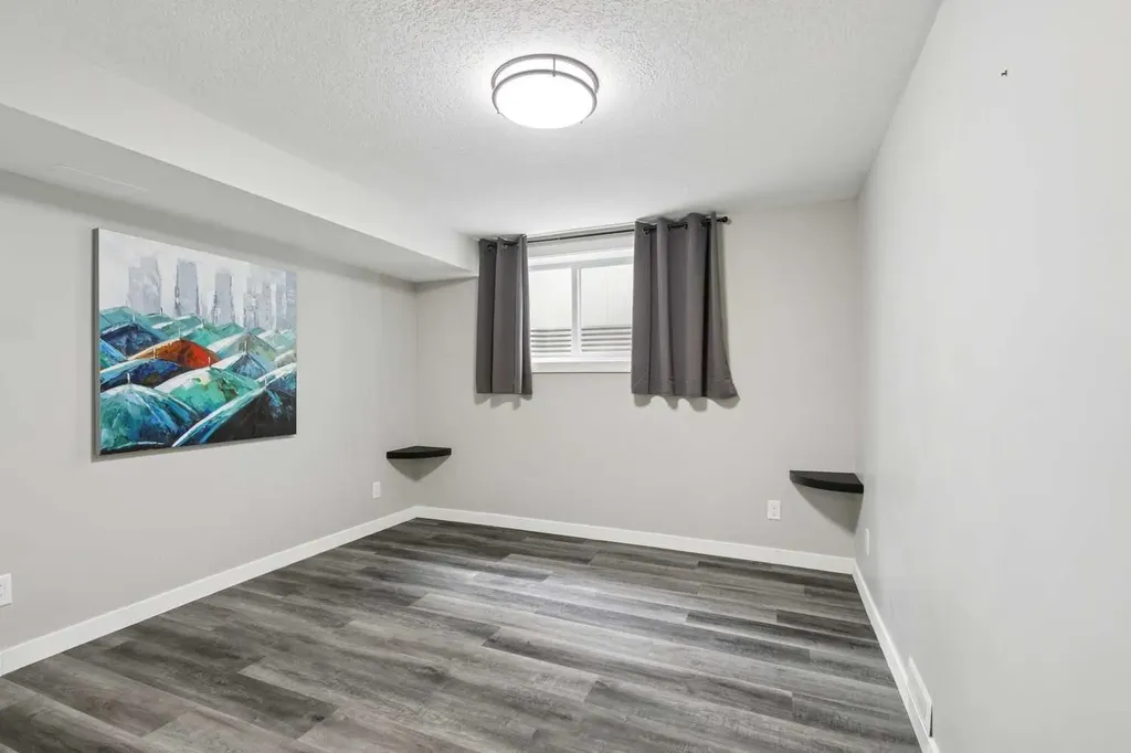 7116 Hunterwood Road NW Calgary AB T2K 4J6