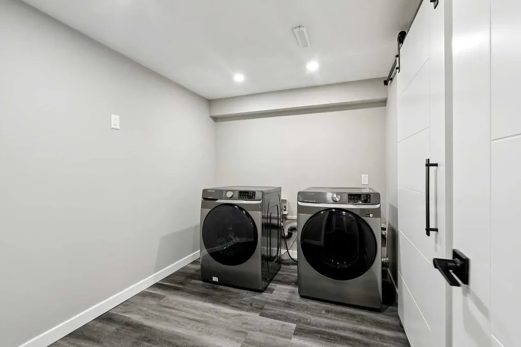 7116 Hunterwood Road NW Calgary AB T2K 4J6