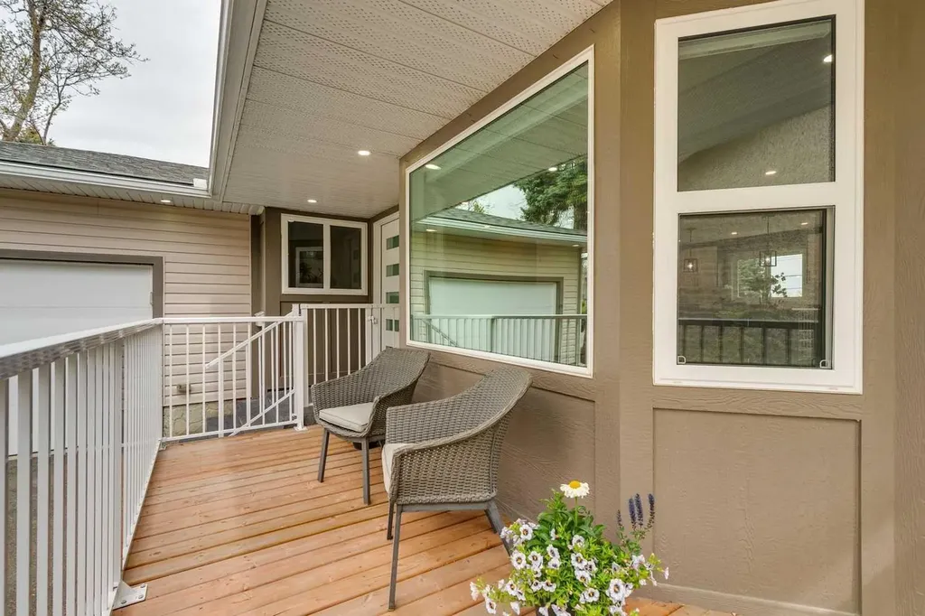 7116 Hunterwood Road NW Calgary AB T2K 4J6