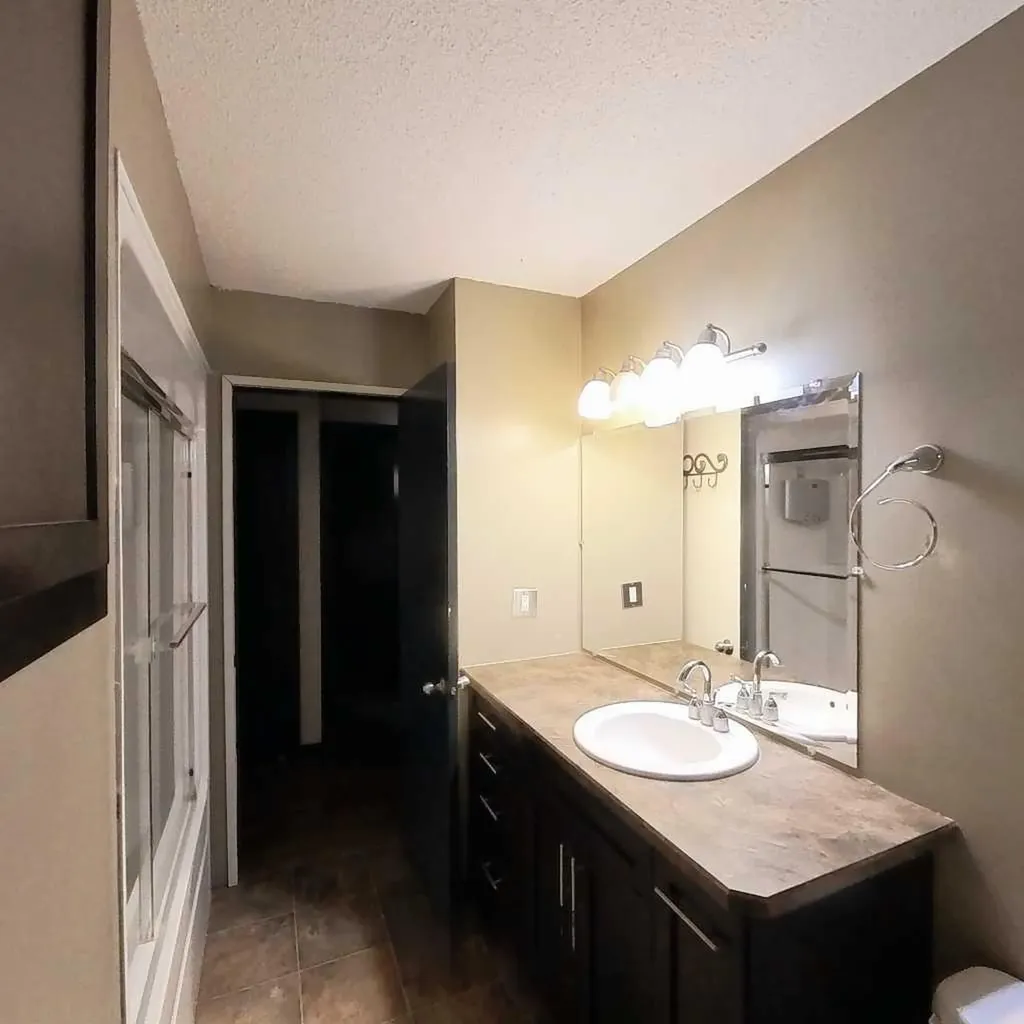 5411 51 Avenue Rocky Mountain House AB T4T1E8