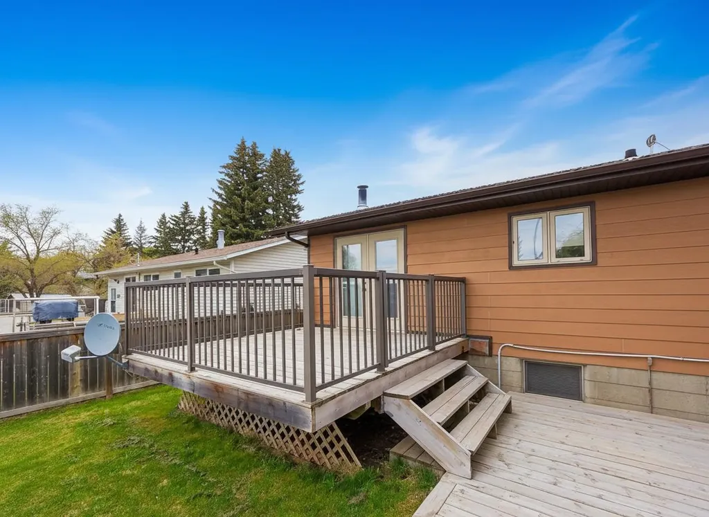 5411 51 Avenue Rocky Mountain House AB T4T1E8
