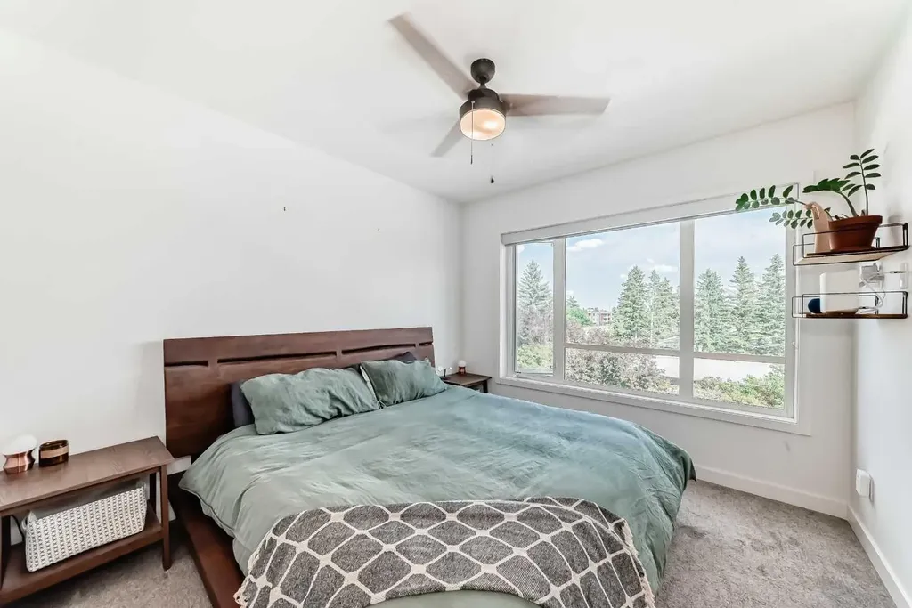15 Rosscarrock Gate SW Calgary AB T3C 1E6