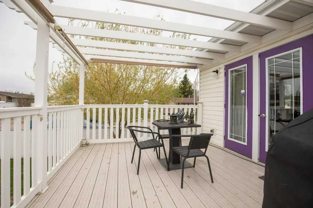 5304 37a Street Innisfail AB T4G 1E5
