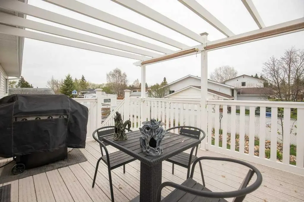 5304 37a Street Innisfail AB T4G 1E5