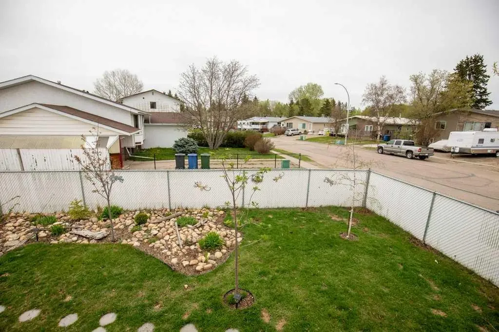 5304 37a Street Innisfail AB T4G 1E5