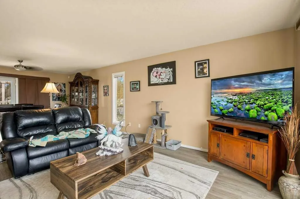 5304 37a Street Innisfail AB T4G 1E5