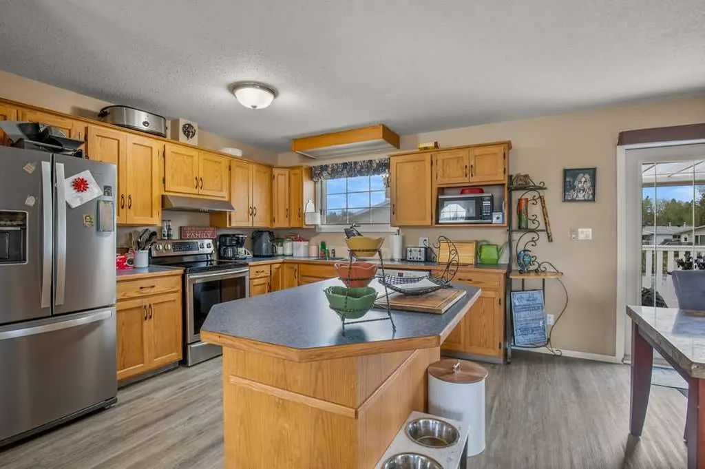 5304 37a Street Innisfail AB T4G 1E5