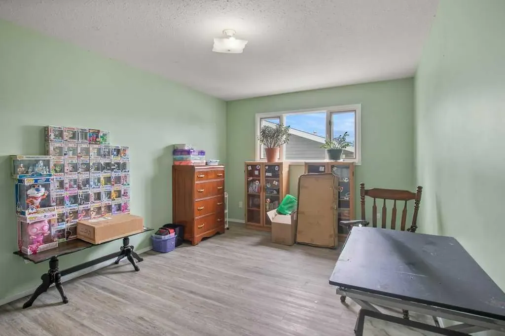5304 37a Street Innisfail AB T4G 1E5