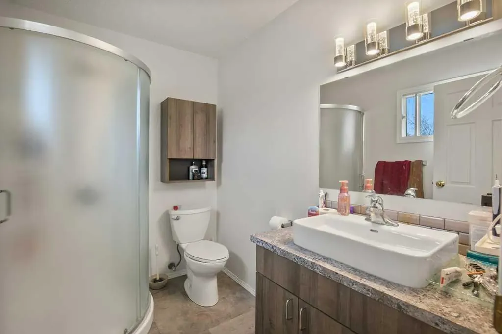 5304 37a Street Innisfail AB T4G 1E5