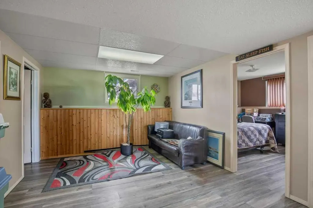 5304 37a Street Innisfail AB T4G 1E5