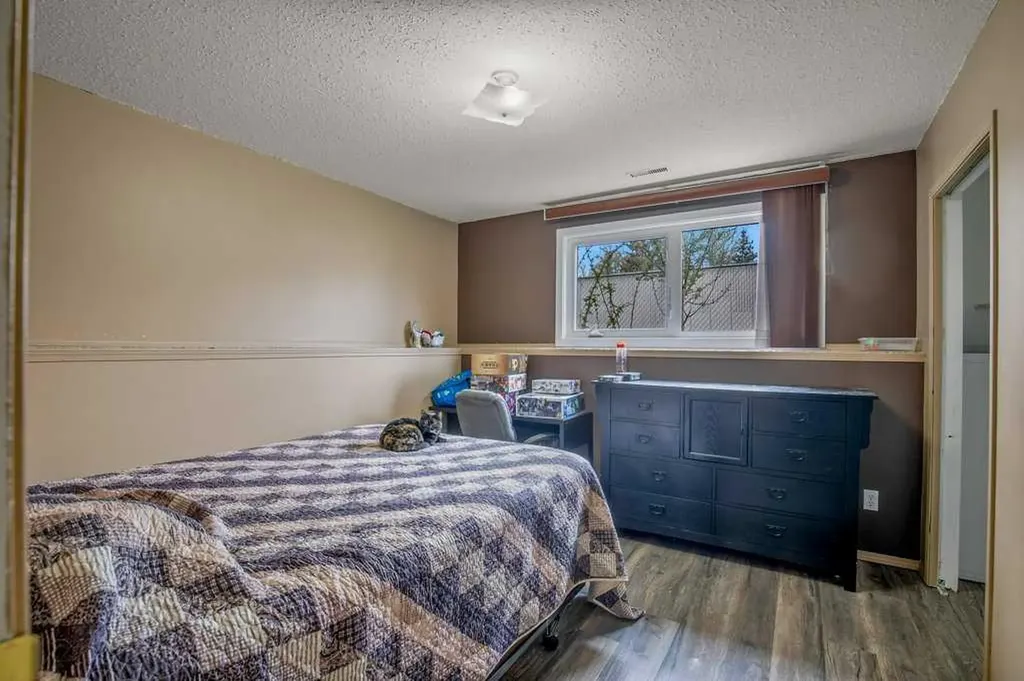 5304 37a Street Innisfail AB T4G 1E5