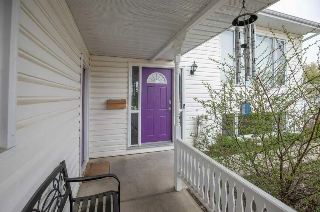 5304 37a Street Innisfail AB T4G 1E5