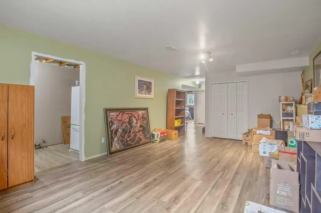 5304 37a Street Innisfail AB T4G 1E5