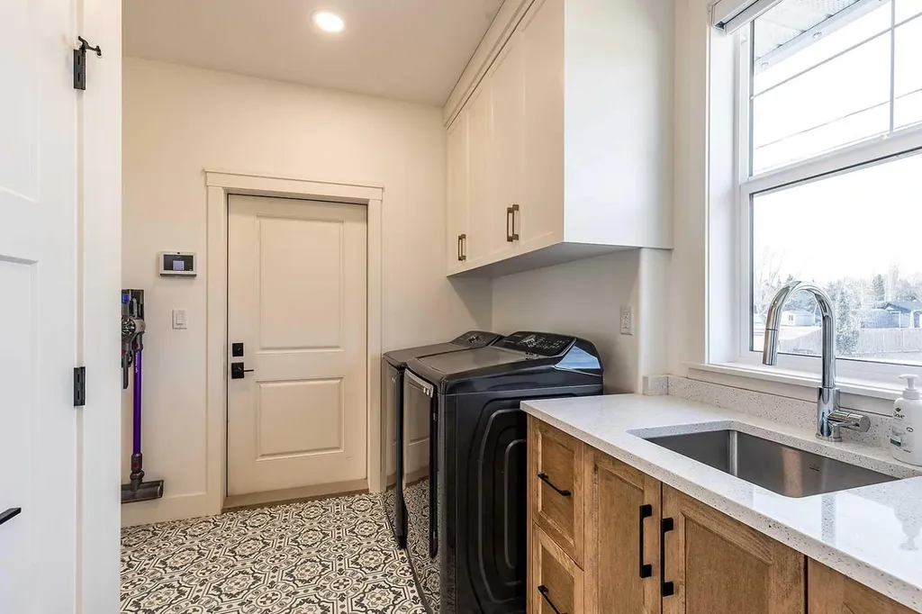 480 7 Street Dunmore AB T1B 0K1