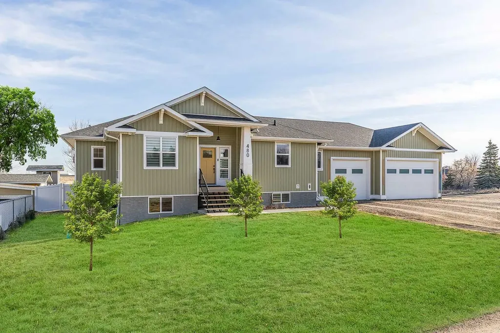 480 7 Street Dunmore AB T1B 0K1