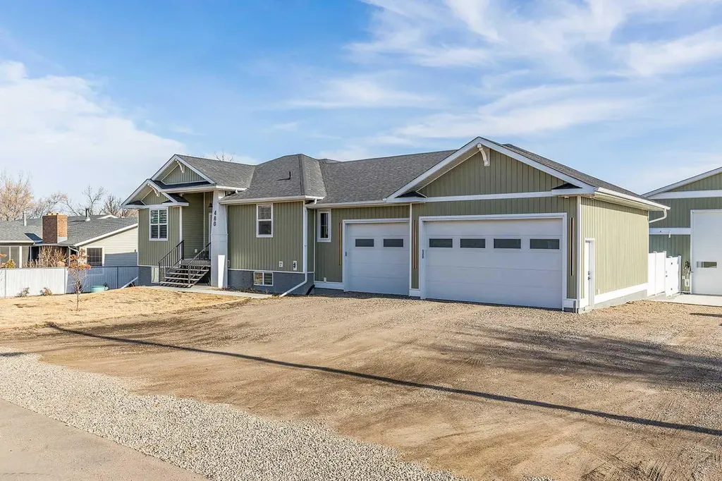 480 7 Street Dunmore AB T1B 0K1