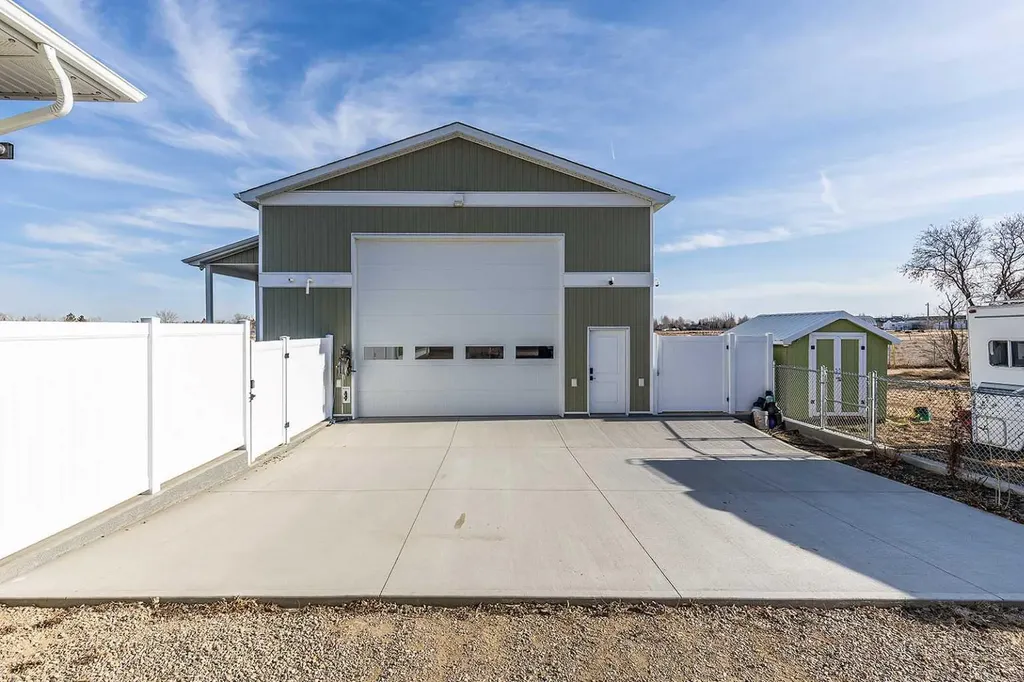 480 7 Street Dunmore AB T1B 0K1