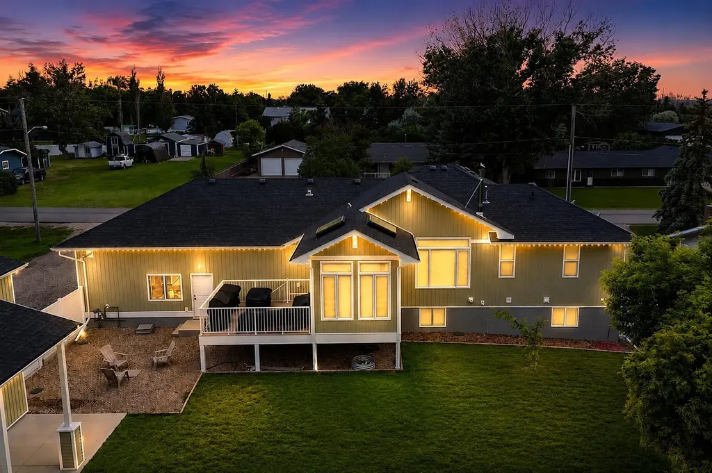 480 7 Street Dunmore AB T1B 0K1
