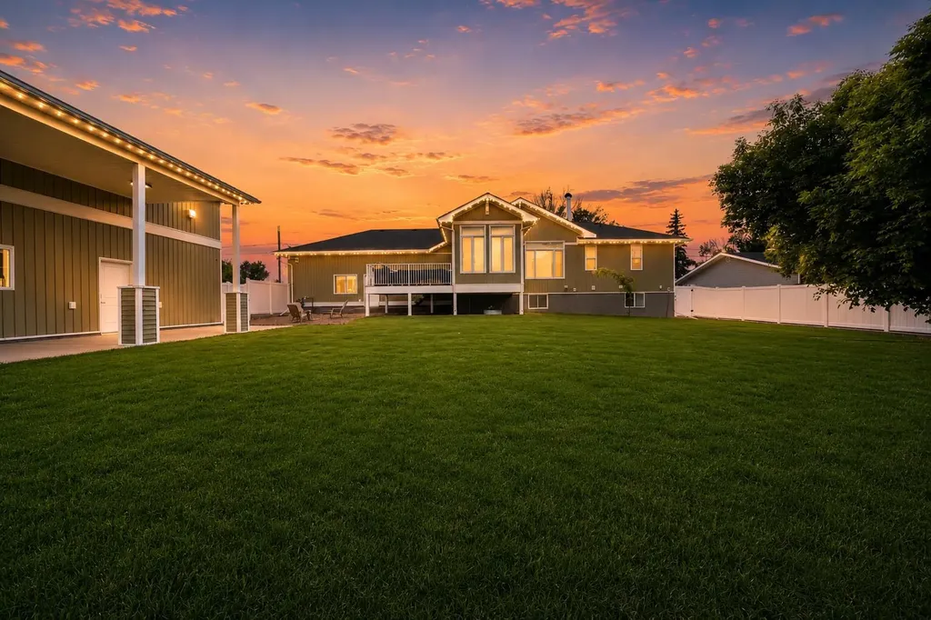 480 7 Street Dunmore AB T1B 0K1