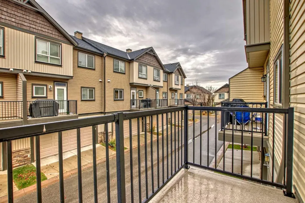 219 Kincora Lane NW Calgary AB T3R 0G7