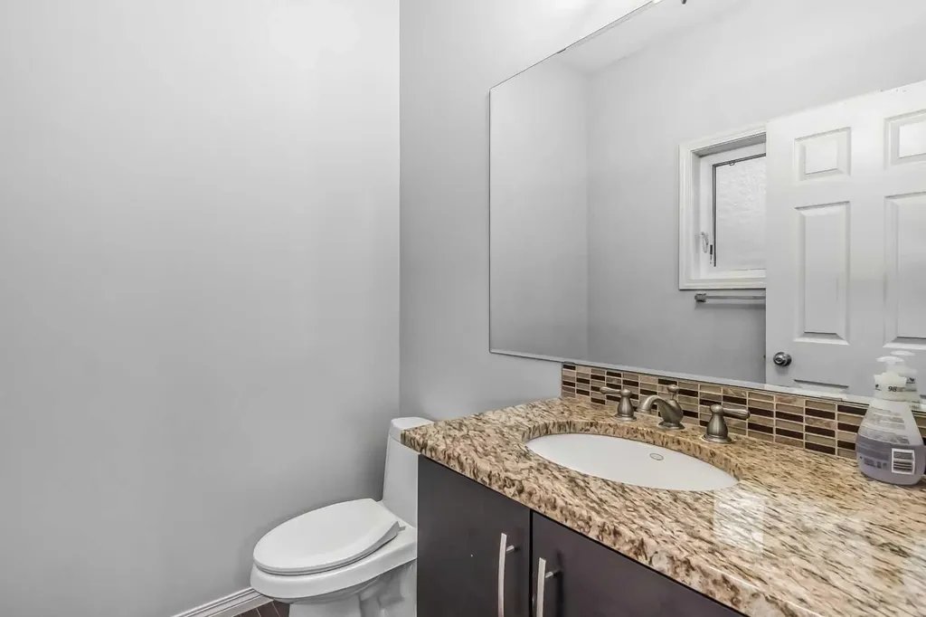 219 Kincora Lane NW Calgary AB T3R 0G7