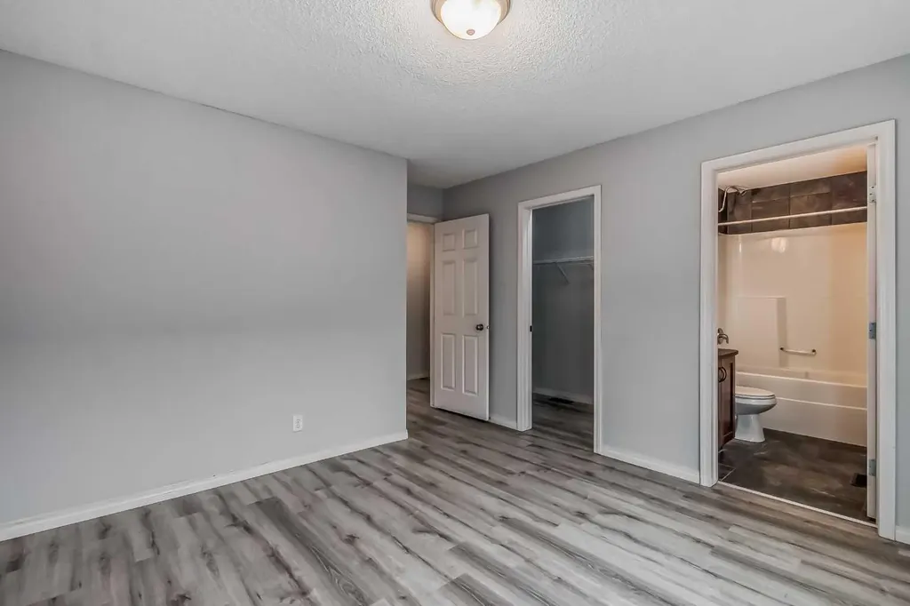 219 Kincora Lane NW Calgary AB T3R 0G7