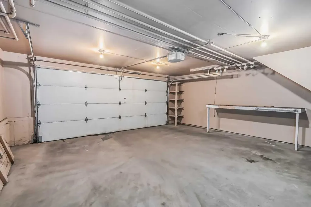 219 Kincora Lane NW Calgary AB T3R 0G7